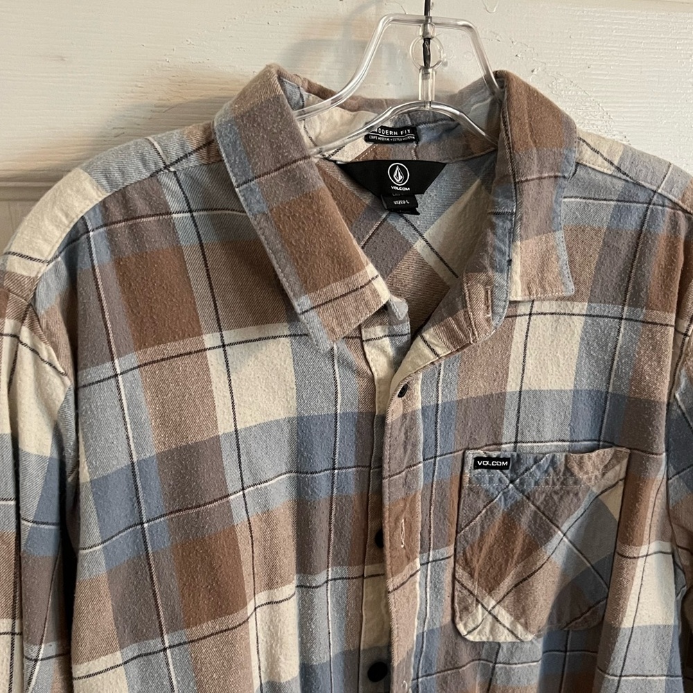Volcom Flannel - Picture 3 of 4
